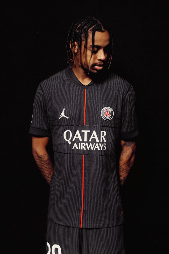 PSG FOURTH KIT