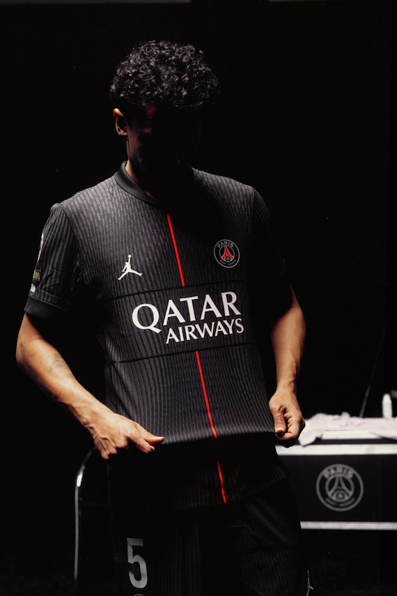 PSG FOURTH KIT